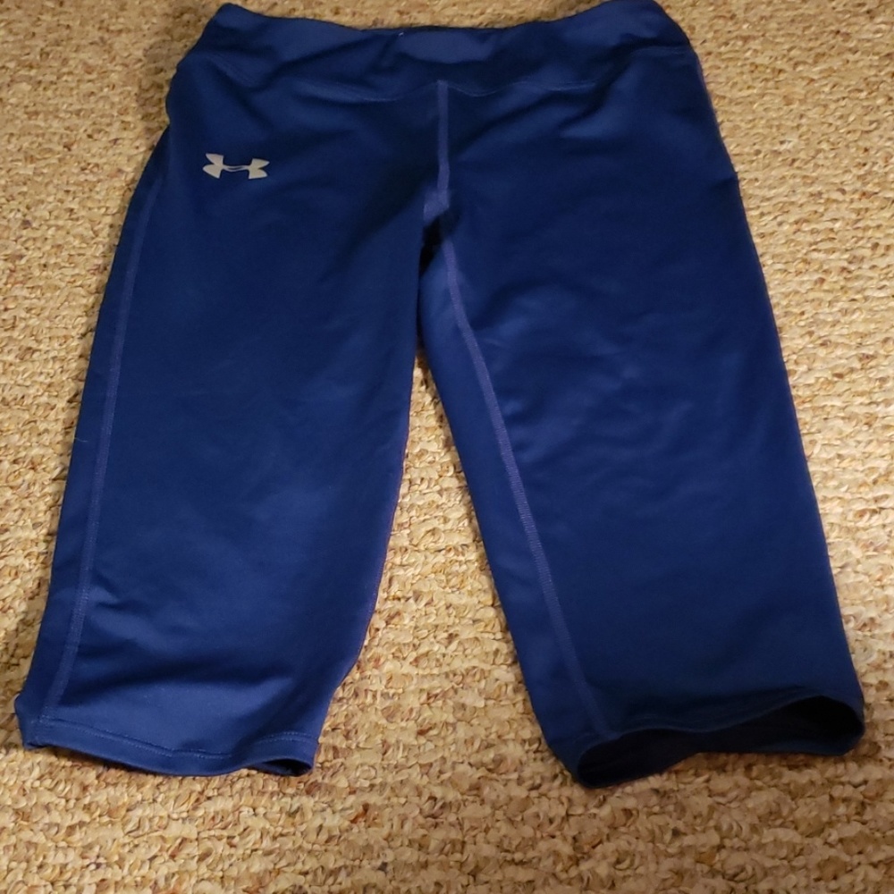 Under ARMOUR  sports capris
